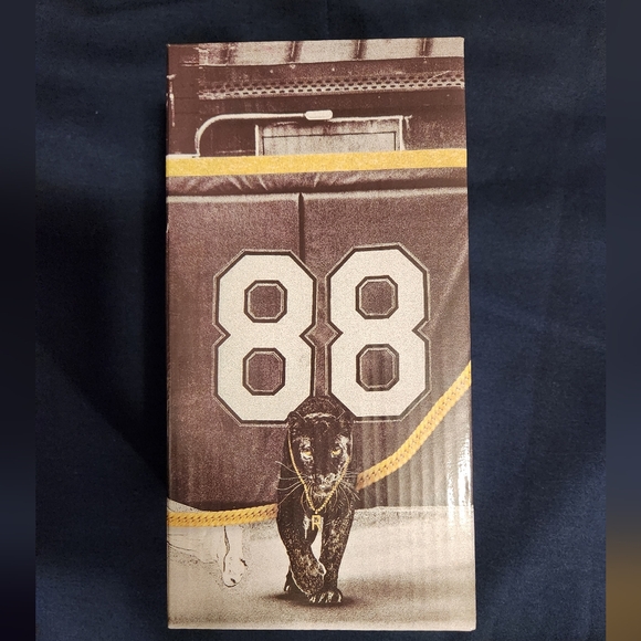 CHICAGO WHITE SOX/ NWT/ LUIS ROBERT JR. 2024 BOBBLEHEAD - Picture 7 of 8